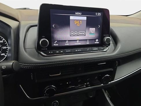 Used 2022 Nissan Rogue S AWD/4WD image 19