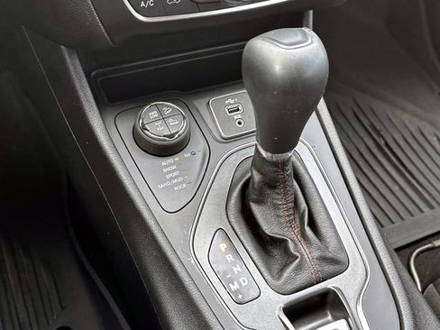 Used 2020 Jeep Cherokee Trailhawk w/ Cold Weather Group image 30