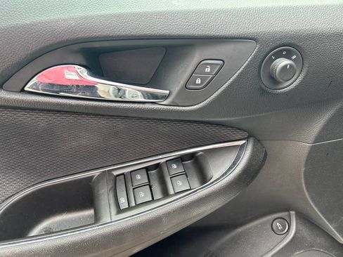 Used 2019 Chevrolet Cruze LS w/ LS Convenience Package FWD image 7