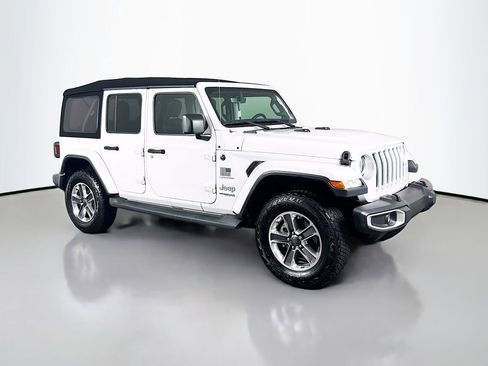Used 2021 Jeep Wrangler Unlimited Sahara image 3