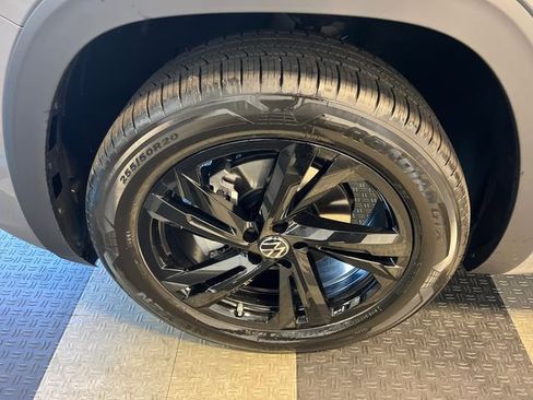 New 2026 Volkswagen Atlas Cross Sport SEL R-Line AWD/4WD image 9