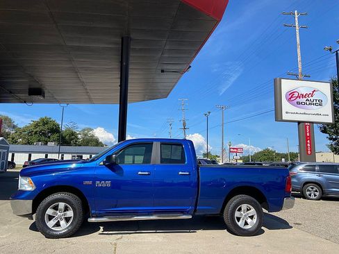 Used 2017 RAM 1500 Classic SLT image 1
