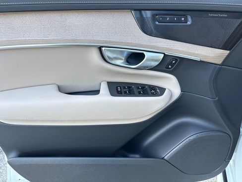 New 2026 Volvo XC90 T8 Plus image 9