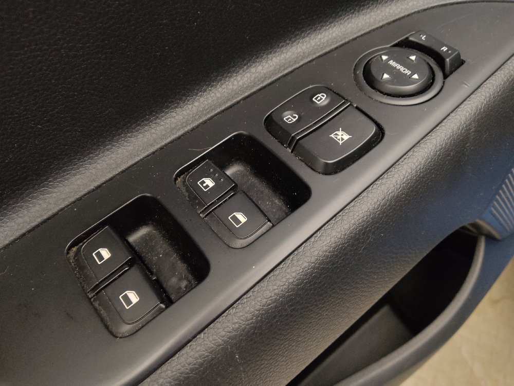 Used 2023 Kia Rio S FWD image 27