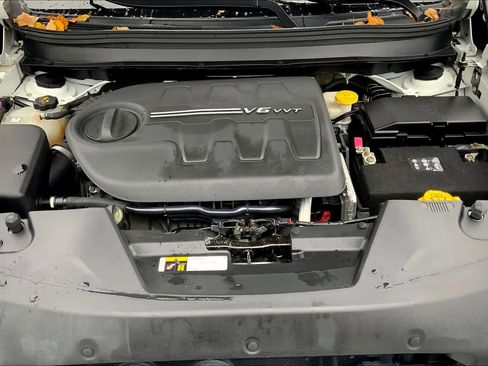 Used 2017 Jeep Cherokee Limited image 29