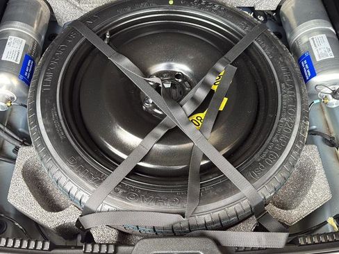 Used 2018 Volvo XC60 T6 R-Design w/ Convenience Package image 44