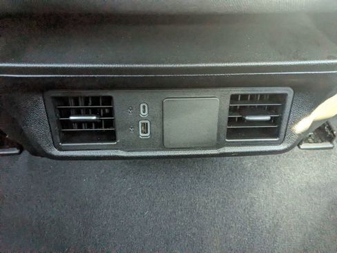 Used 2023 Chevrolet Silverado 1500 Custom RWD image 17