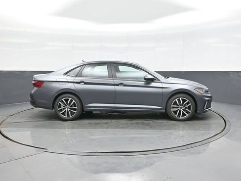 New 2026 Volkswagen Jetta SE FWD image 8