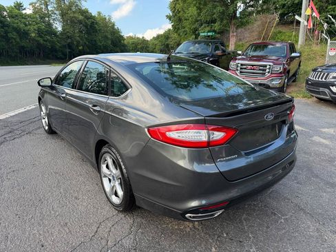 Used 2015 Ford Fusion SE w/ Equipment Group 201A FWD image 5