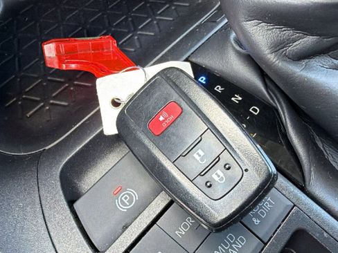 Certified 2025 Toyota RAV4 XLE AWD/4WD image 29