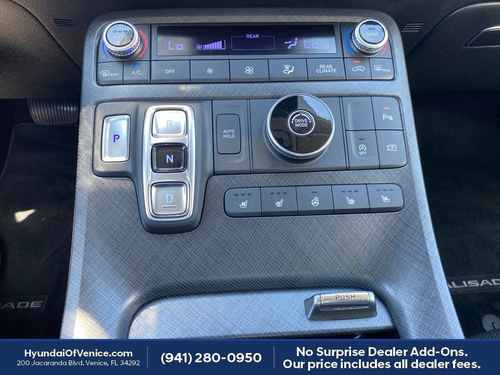 Certified 2024 Hyundai Palisade Limited FWD image 17