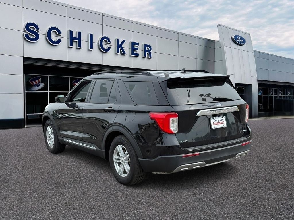 Used 2020 Ford Explorer XLT w/ Equipment Group 202A RWD image 3