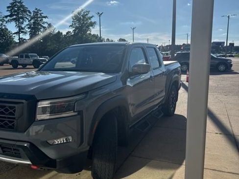 Used 2024 Nissan Frontier Pro-X RWD image 2