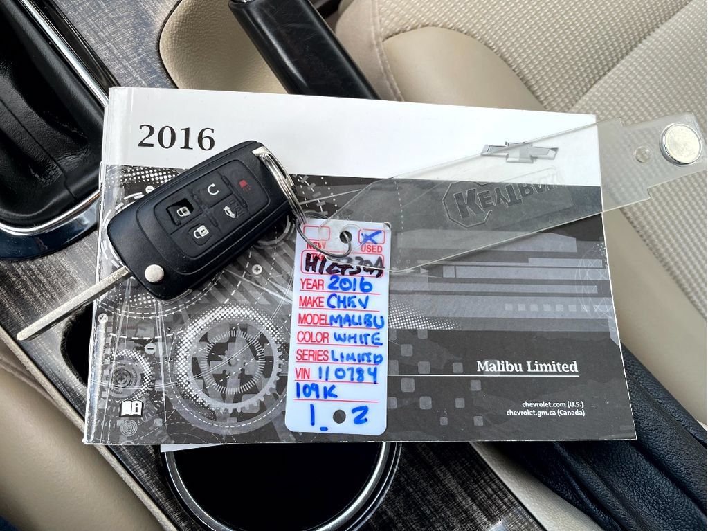 Used 2016 Chevrolet Malibu LT FWD image 21