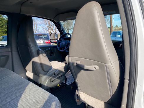 Used 2020 GMC Savana 3500 LT w/ LT Preferred Equipment Group image 24