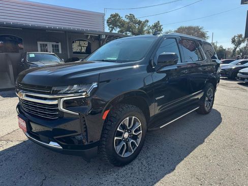 Used 2021 Chevrolet Tahoe LT w/ Luxury Package image 2