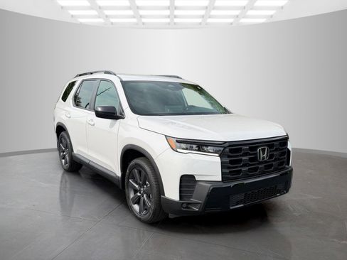 New 2026 Honda Pilot Sport image 5