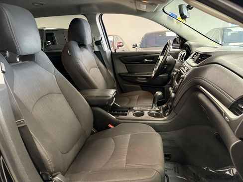 Used 2017 Chevrolet Traverse LT FWD image 13