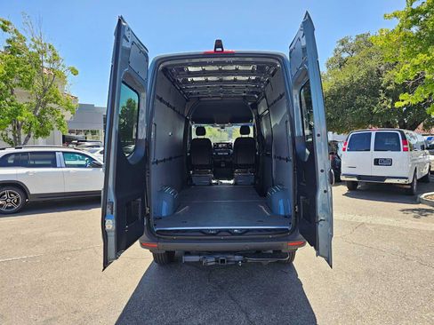 Used 2026 Mercedes-Benz Sprinter 2500 image 17