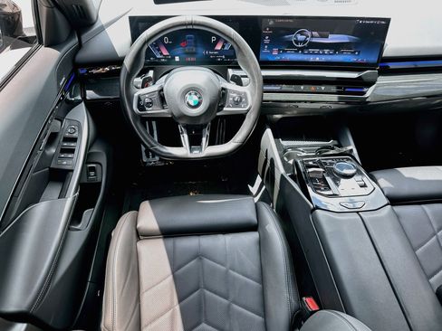 Used 2024 BMW 530i w/ M Sport Package RWD image 24