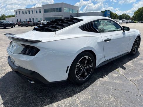 Used 2025 Ford Mustang Coupe RWD image 3