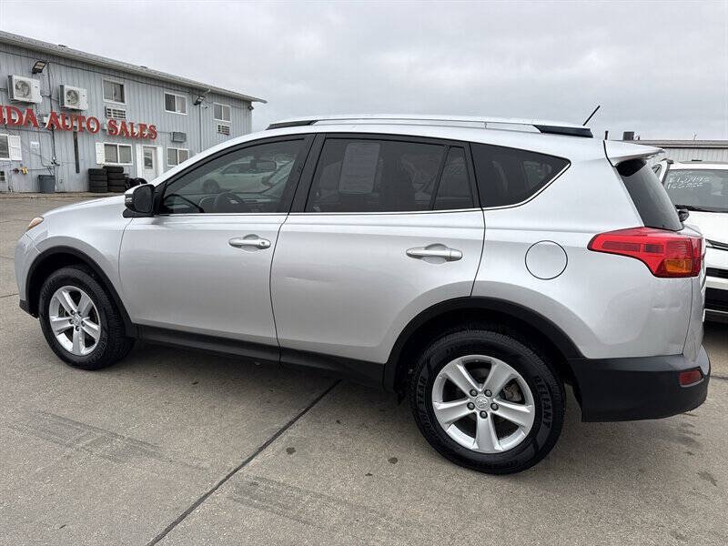 Used 2014 Toyota RAV4 XLE AWD/4WD image 4