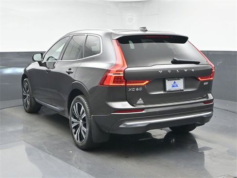 Used 2022 Volvo XC60 B5 Inscription image 7