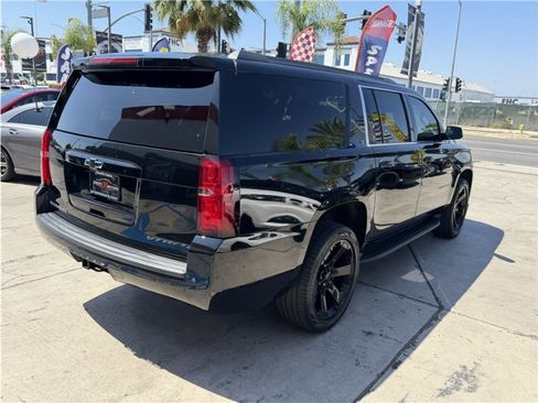 Used 2020 Chevrolet Suburban LT w/ Max Trailering Package RWD image 14