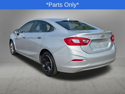 Used 2017 Chevrolet Cruze LT w/ Convenience Package FWD image 4