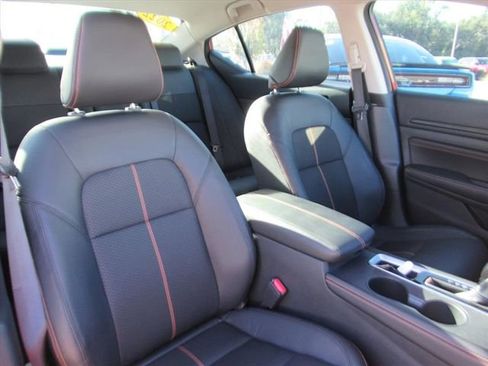 Used 2022 Nissan Altima 2.5 SR image 9