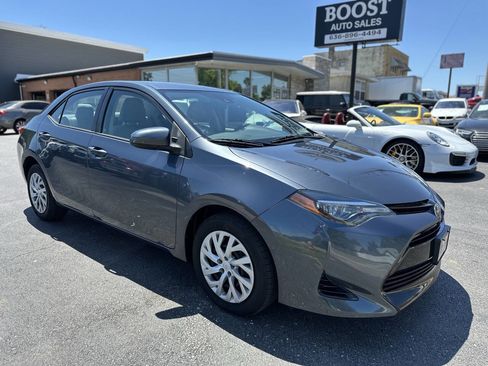 Used 2017 Toyota Corolla LE FWD image 1