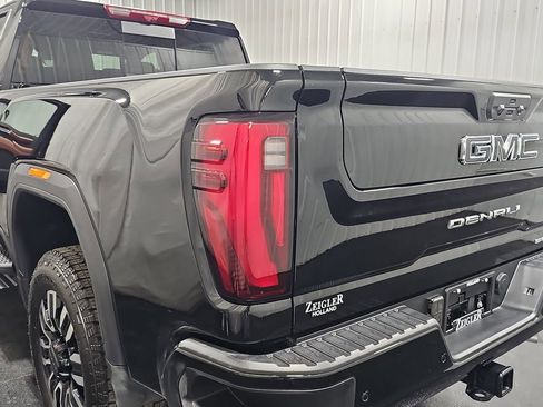 New 2025 GMC Sierra 2500 Denali Ultimate image 36