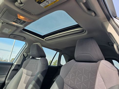 Used 2019 Toyota RAV4 XLE image 28