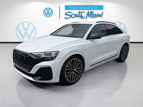 Used 2024 Audi SQ8 Prestige AWD/4WD image 3