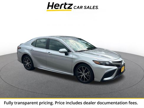 Used 2024 Toyota Camry SE FWD image 1