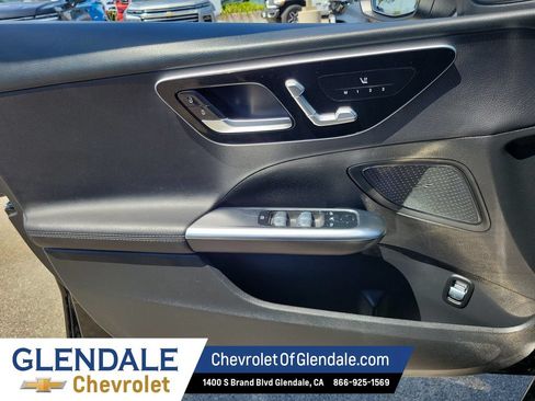 Used 2025 Mercedes-Benz C 300 Sedan image 37