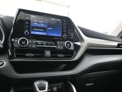 Used 2021 Toyota Highlander XLE FWD image 15