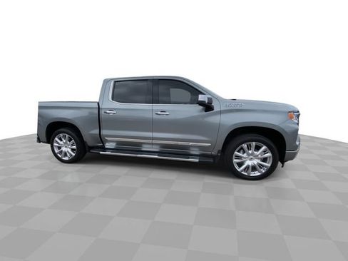Used 2024 Chevrolet Silverado 1500 High Country w/ Technology Package AWD/4WD image 3