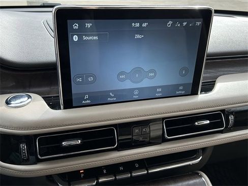 Used 2021 Lincoln Aviator Reserve w/ Elements Package Plus image 19