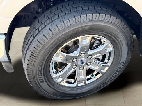 Used 2022 Ford F150 Lariat w/ Equipment Group 502A High image 24