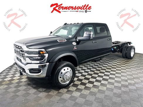 New 2026 RAM 5500 Tradesman w/ Chrome Appearance Group image 3