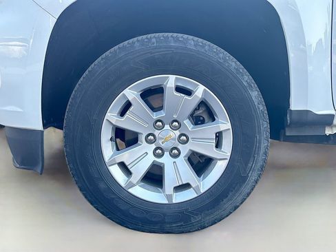 Used 2021 Chevrolet Colorado LT w/ Fleet Safety Package image 8