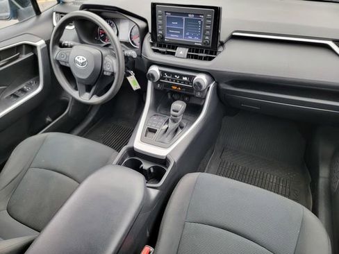 Used 2021 Toyota RAV4 LE image 38