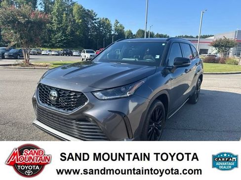 Used 2025 Toyota Highlander XSE AWD/4WD image 7