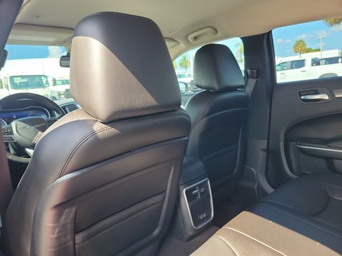 Used 2021 Chrysler 300 Touring L RWD image 15