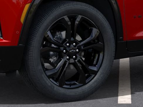 New 2027 Chevrolet Traverse RS w/ LPO, Floor Liner Package FWD image 9