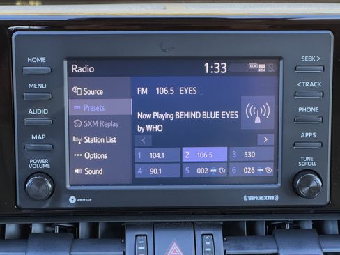 Used 2022 Toyota RAV4 XLE Premium image 28