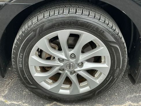 Used 2019 Nissan Sentra S w/ Appearance Package FWD image 9