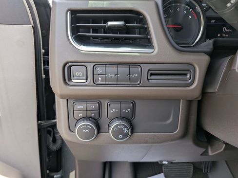 Used 2021 Chevrolet Tahoe Z71 image 31