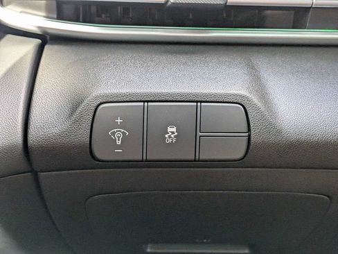Used 2026 Hyundai Elantra Limited FWD image 35